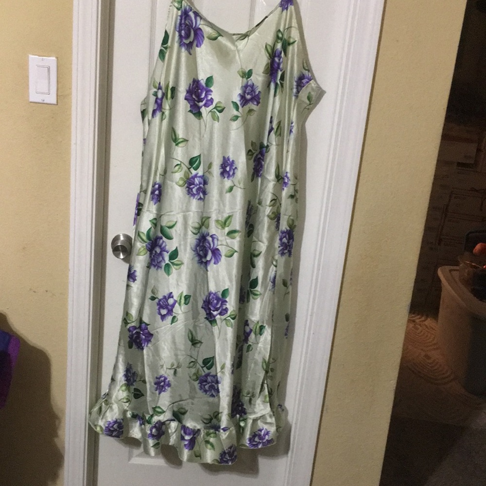 Ladies light green floral Pink K Size 2X silk gown